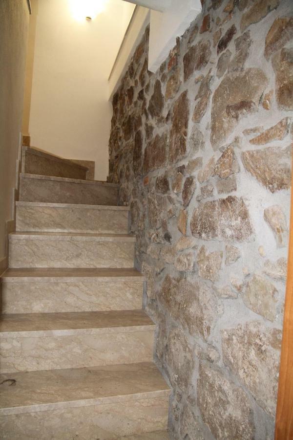 Dea Del Borgo Villa Sant'Ambrogio  Exterior photo